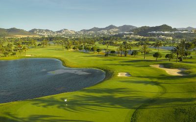 Golfen op een van de vele golfbanen in Spanje